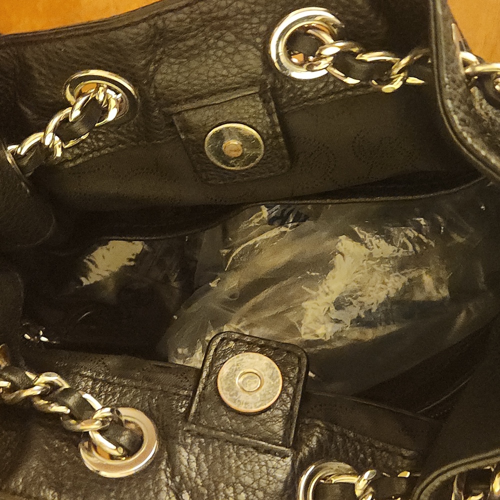 Beautiful Michael Kors Purse - Picture 6 of 8
